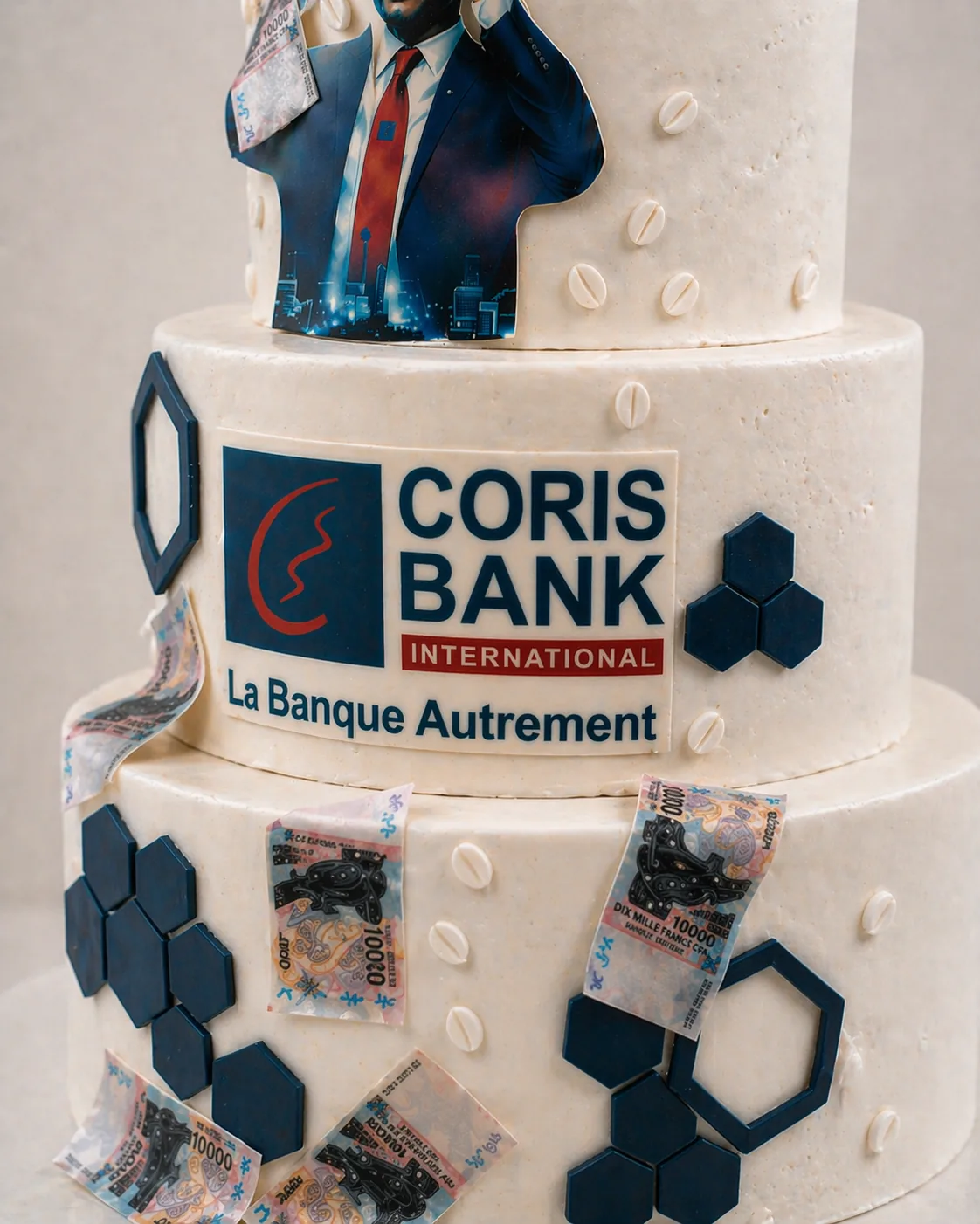 Coris Bank Cake, Detail view
